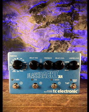 TC Electronic Flashback X4 Delay and Looper Pedal *USED*