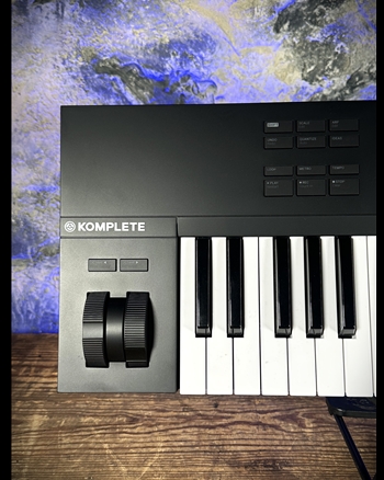 Native Instruments Komplete Kontrol A49 49-Key MIDI Controller *USED*