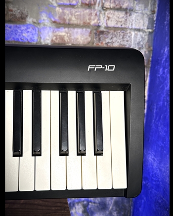 Roland FP-10 88-Key Digitial Piano *USED*